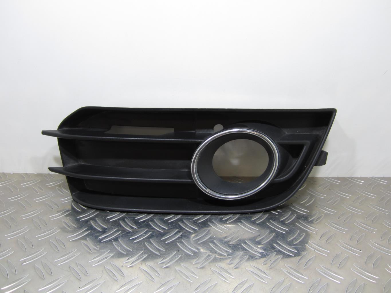 Grille de pare choc AUDI A1 1 – 8X0807682A