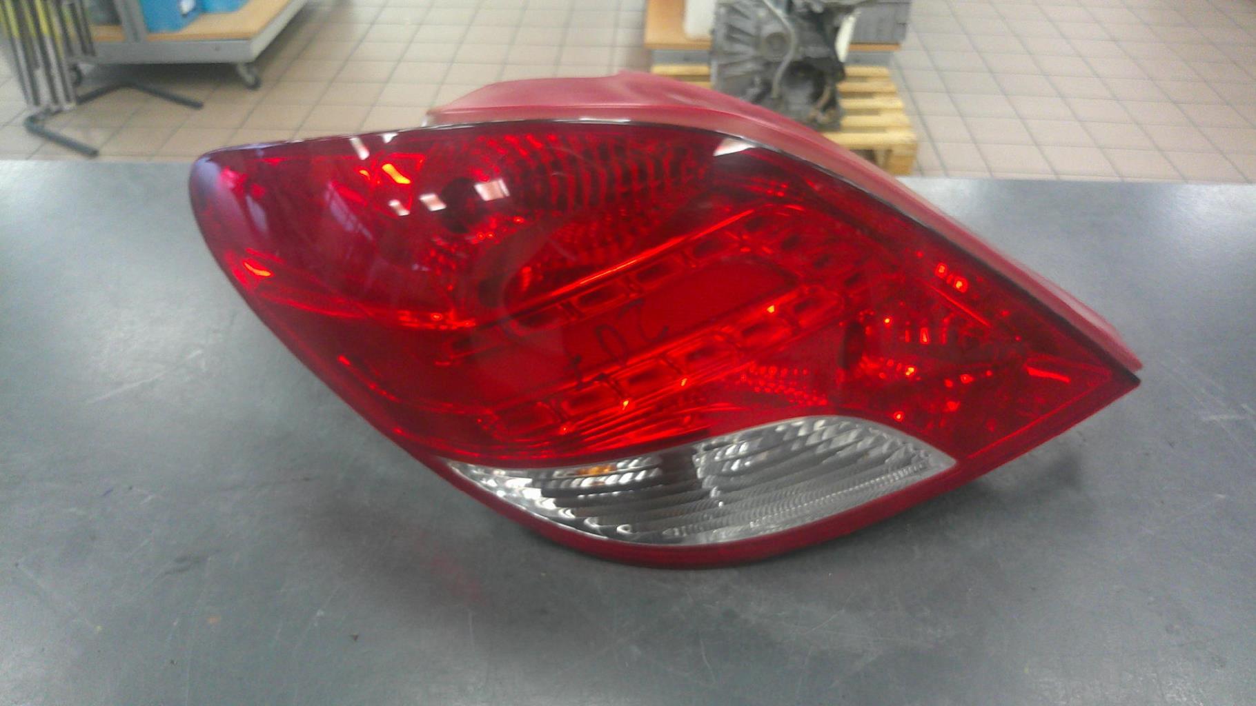 Feu arriere principal gauche (feux) PEUGEOT 207 PHASE 2 – 96865660 / 9686566080