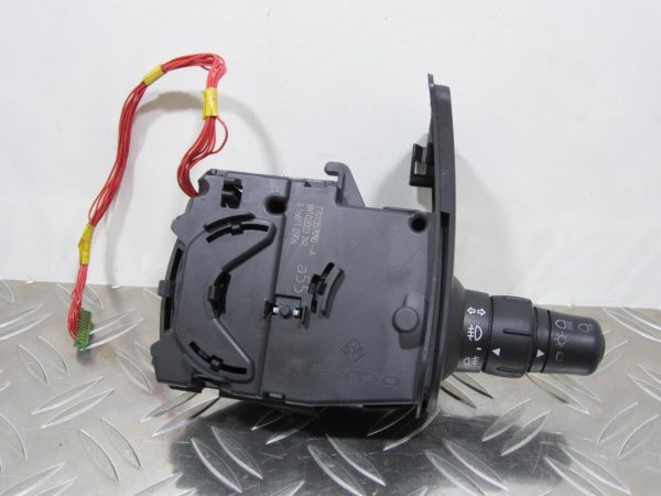 Commodo phare RENAULT CLIO 3 – 7701057090 / 88102003 / 88102003241 / 3168110906