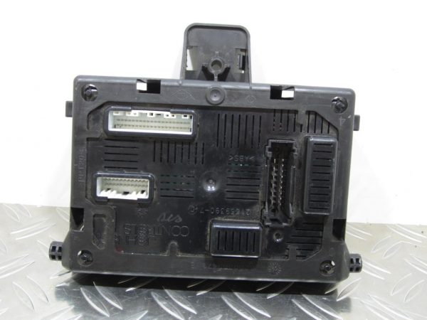 Boitier BCM RENAULT CLIO 3 – 8200652285 / 8200383473