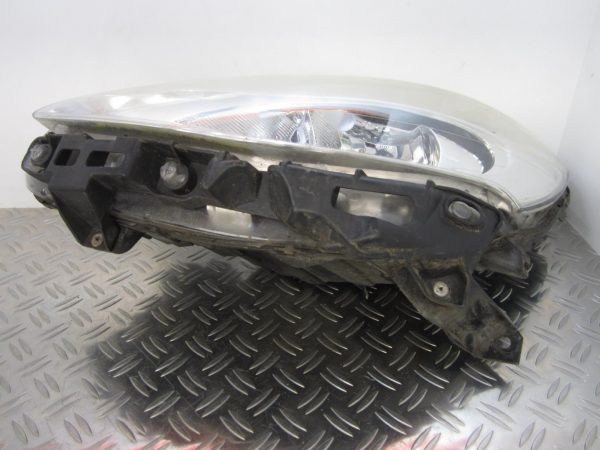 Optique avant principal gauche (feux)(phare) RENAULT CLIO 3 PHASE 2 – 8200892493