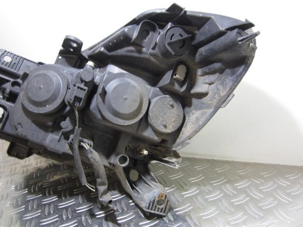 Optique avant principal droit (feux)(phare) RENAULT CLIO 3 PHASE 2 – 8200892495