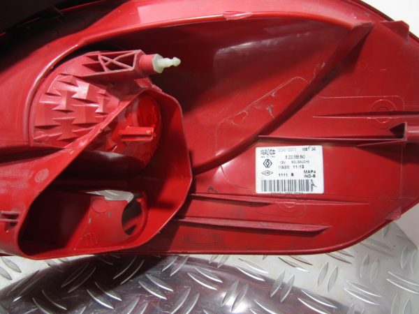 Feu arriere principal gauche (feux) RENAULT CLIO 3 PHASE 1 BREAK – 8200586843