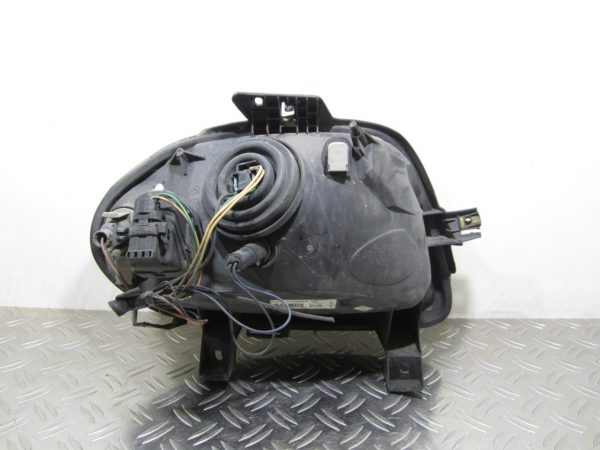 Optique avant principal gauche (feux)(phare) RENAULT CLIO 2 PHASE 1 – 7701045995