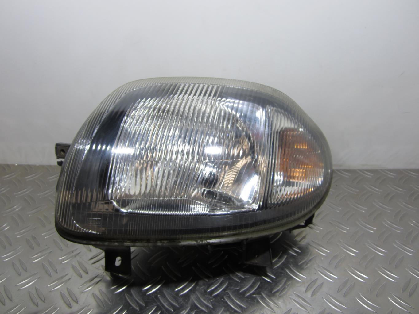 Optique avant principal gauche (feux)(phare) RENAULT CLIO 2 PHASE 1 – 7701045995