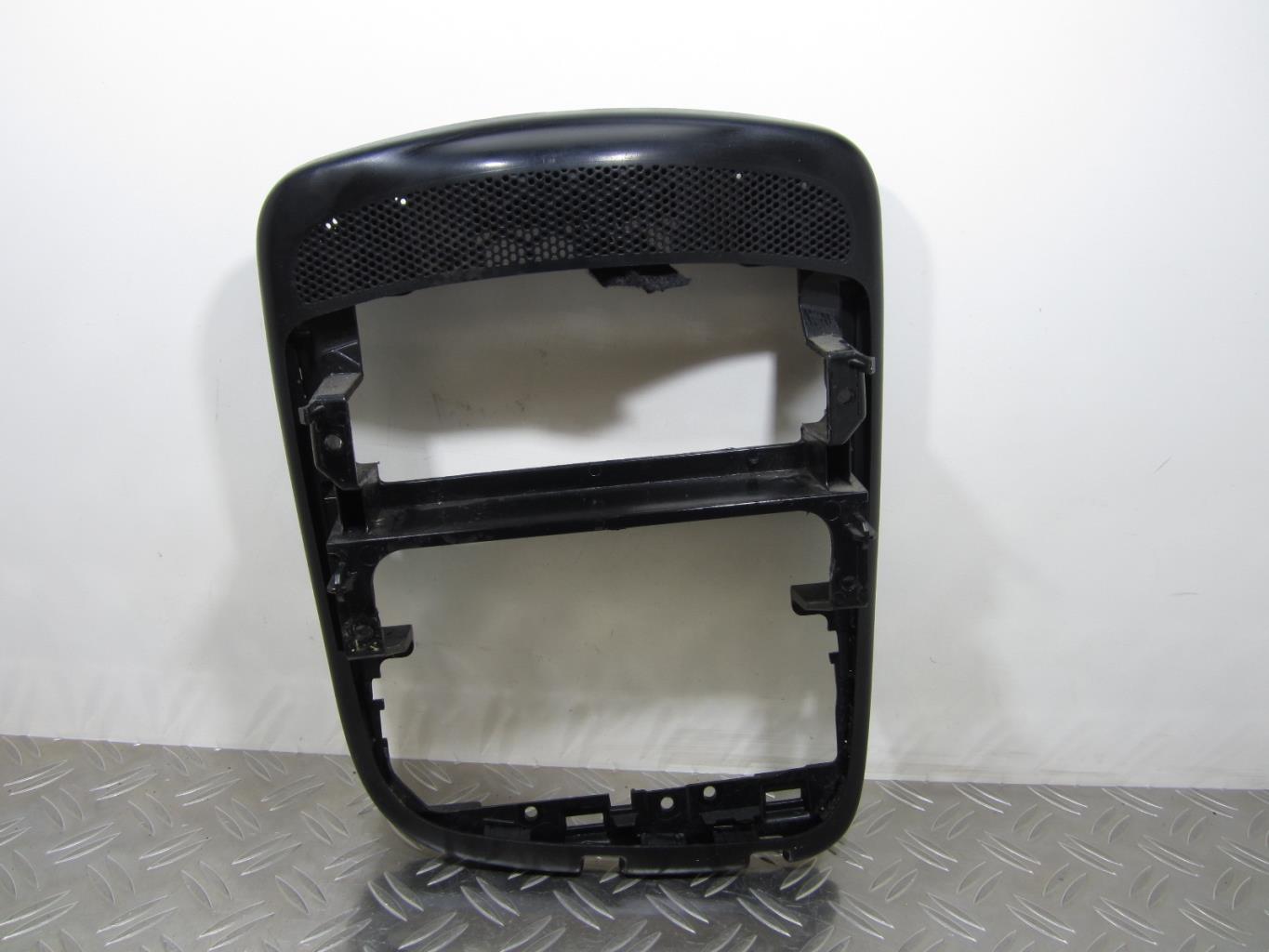 Facade autoradio RENAULT CLIO 4 PHASE 1 – 681048775R