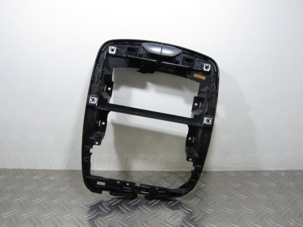 Facade autoradio RENAULT CLIO 4 PHASE 1 – 681048775R