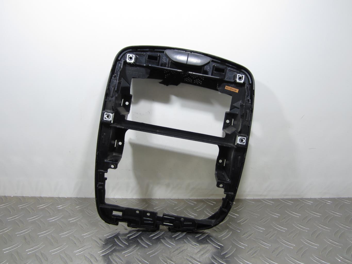 Facade autoradio RENAULT CLIO 4 PHASE 1 – 681048775R