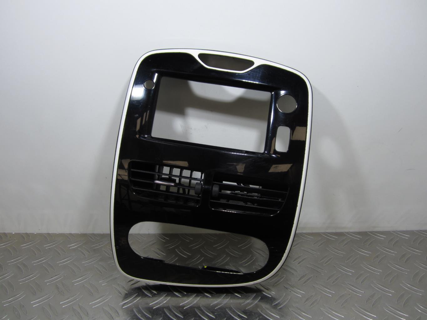 Console central (interieur plastique) RENAULT CLIO 4 PHASE 1 – 682607616R