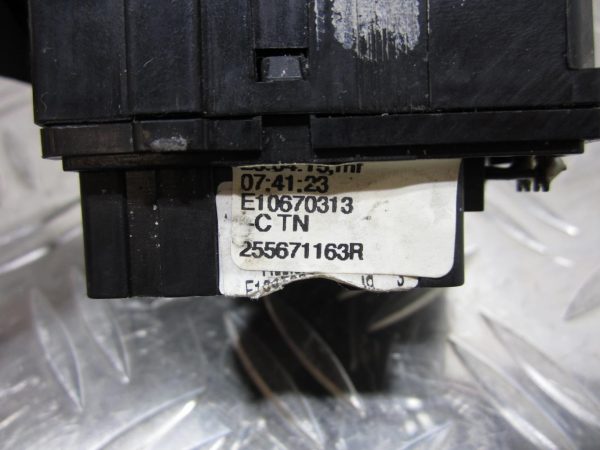 Commodo phare RENAULT CLIO 4 PHASE 1 – 255671163R