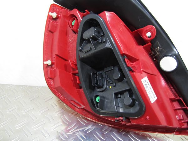 Feu arriere principal droit (feux) RENAULT CLIO 3 PHASE 2 – 8200886946 / 26110202