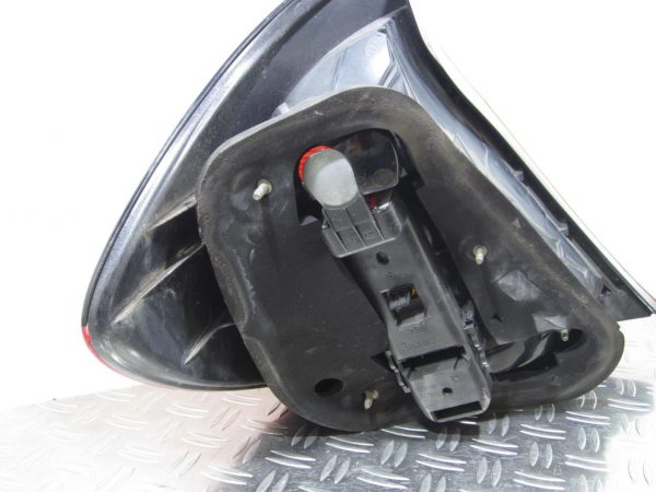 Feu arriere principal droit (feux) MERCEDES CLASSE C W203 COUPE SPORT PHASE 1 – 2038200664