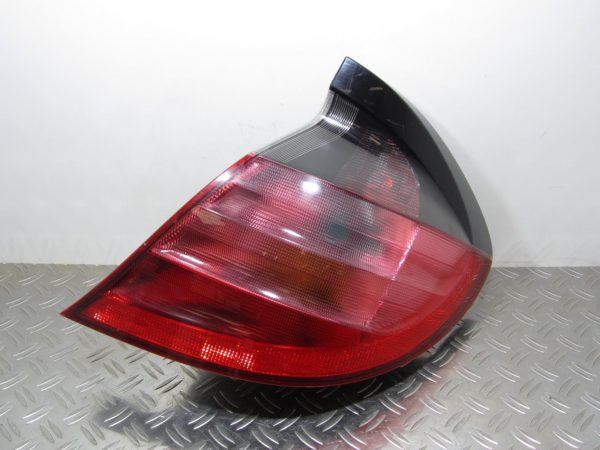 Feu arriere principal droit (feux) MERCEDES CLASSE C W203 COUPE SPORT PHASE 1 – 2038200664