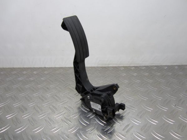 Potentiometre de pedale de gaz d’accelerateur RENAULT TWINGO 3 PHASE 2 – 180023357R / A4532900800 / 6PV00997823