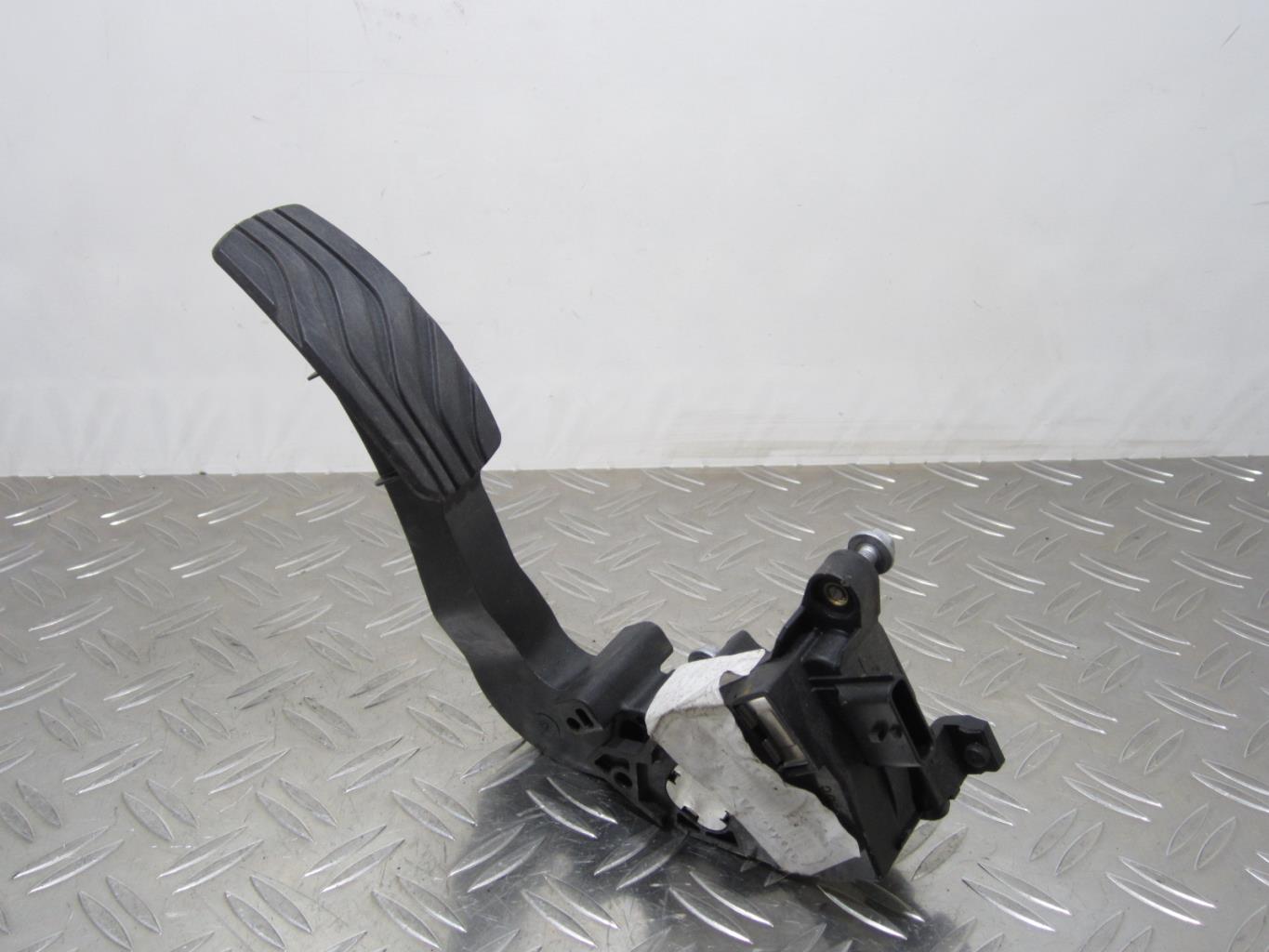 Potentiometre de pedale de gaz d’accelerateur RENAULT MEGANE 4 PHASE 2 BREAK – 180026830R