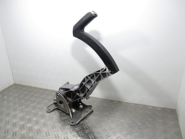 Levier frein à main RENAULT MEGANE 4 PHASE 2 BREAK – 360104593R