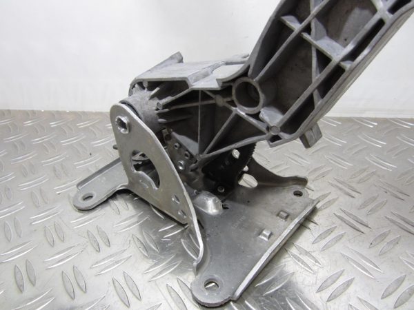 Levier frein à main RENAULT MEGANE 4 PHASE 2 BREAK – 360104593R