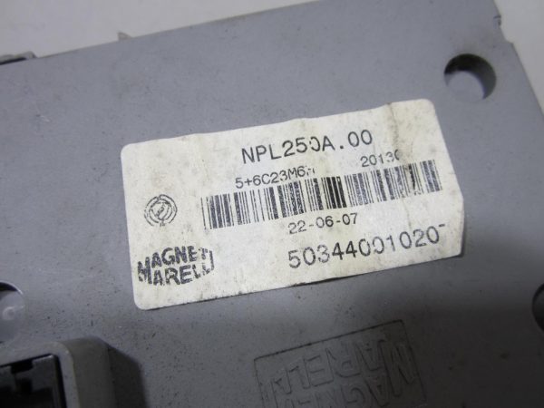 Porte fusible FIAT DUCATO 3 PHASE 1 – 50344001020 / NPL250A00 / NPL250A