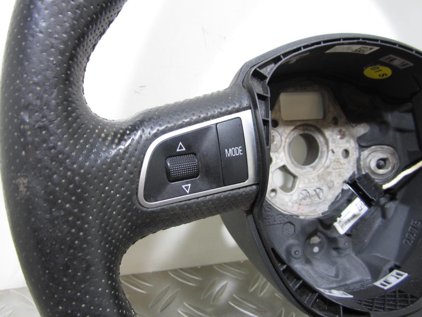 Volant AUDI A5 1 COUPE PHASE 1 – 8T0419091