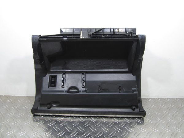 Boite a gants MERCEDES CLASSE C 204 PHASE 1 – A2046800091