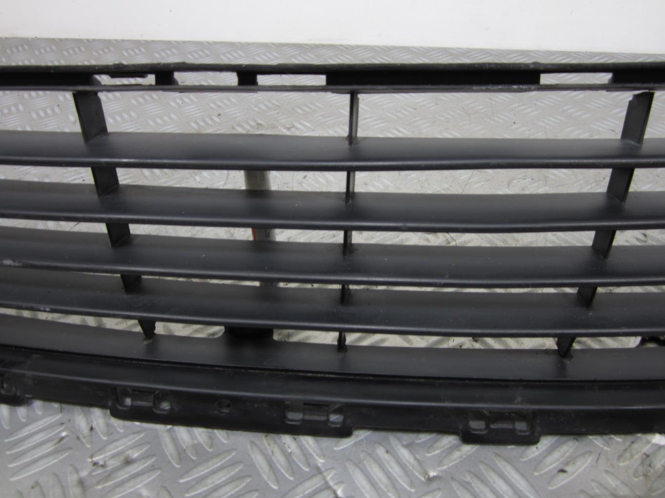 Grille de pare choc CITROEN C5 2 – 9681052677
