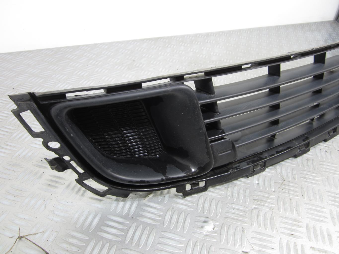 Grille de pare choc CITROEN C5 2 – 9681052677