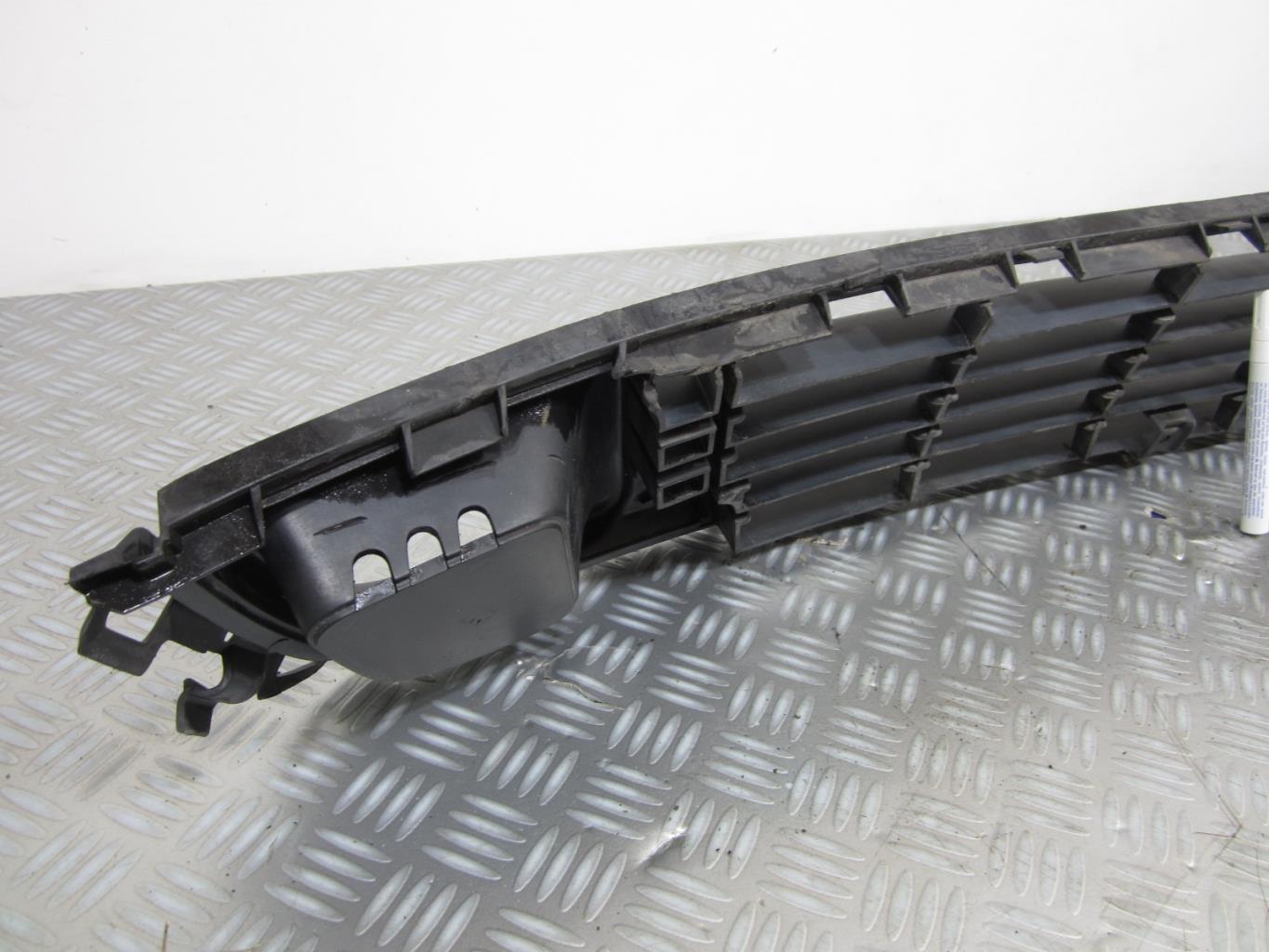 Grille de pare choc CITROEN C5 2 – 9681052677