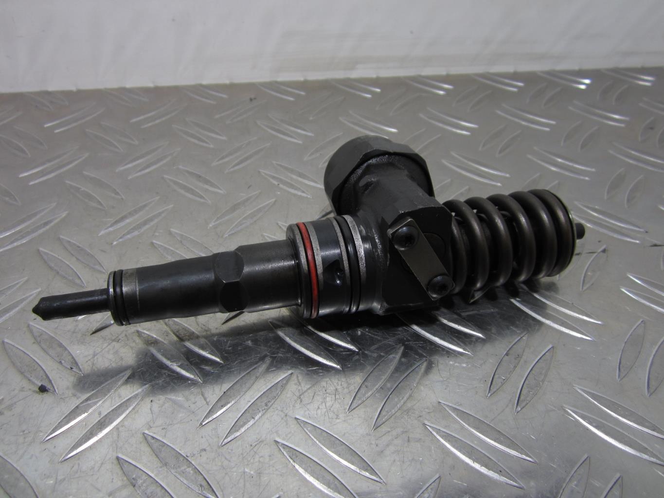 Injecteurs VOLKSWAGEN GOLF 4 1.9TDI – 038130073F / 0414720007