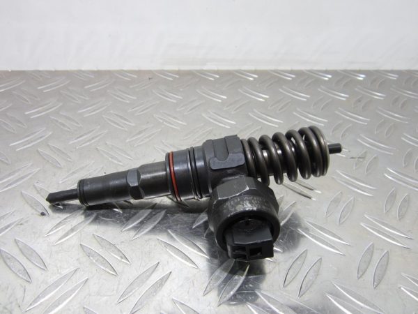 Injecteurs VOLKSWAGEN GOLF 4 1.9TDI – 038130073F / 0414720007