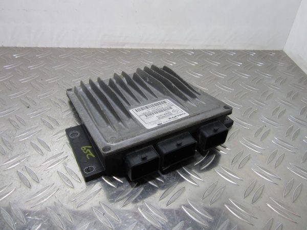 Calculateur moteur RENAULT CLIO 3 PHASE 1 – 8200399038 / 8200619409 / R0410B034C