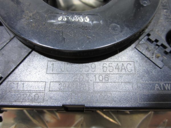Contacteur tournant VOLKSWAGEN GOLF 4 – 1j0959654ac