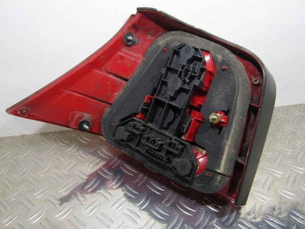 Feu arriere secondaire droit (feux) VOLKSWAGEN GOLF 4 – 1J6945096Q