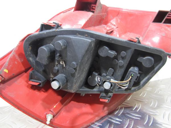 Feu arriere principal droit (feux) RENAULT CLIO 3 PHASE 1 – 8200459960