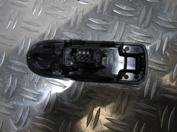 Interrupteur de leve vitre avant droit CITROEN C3 2 PHASE 1 – 96637534XT