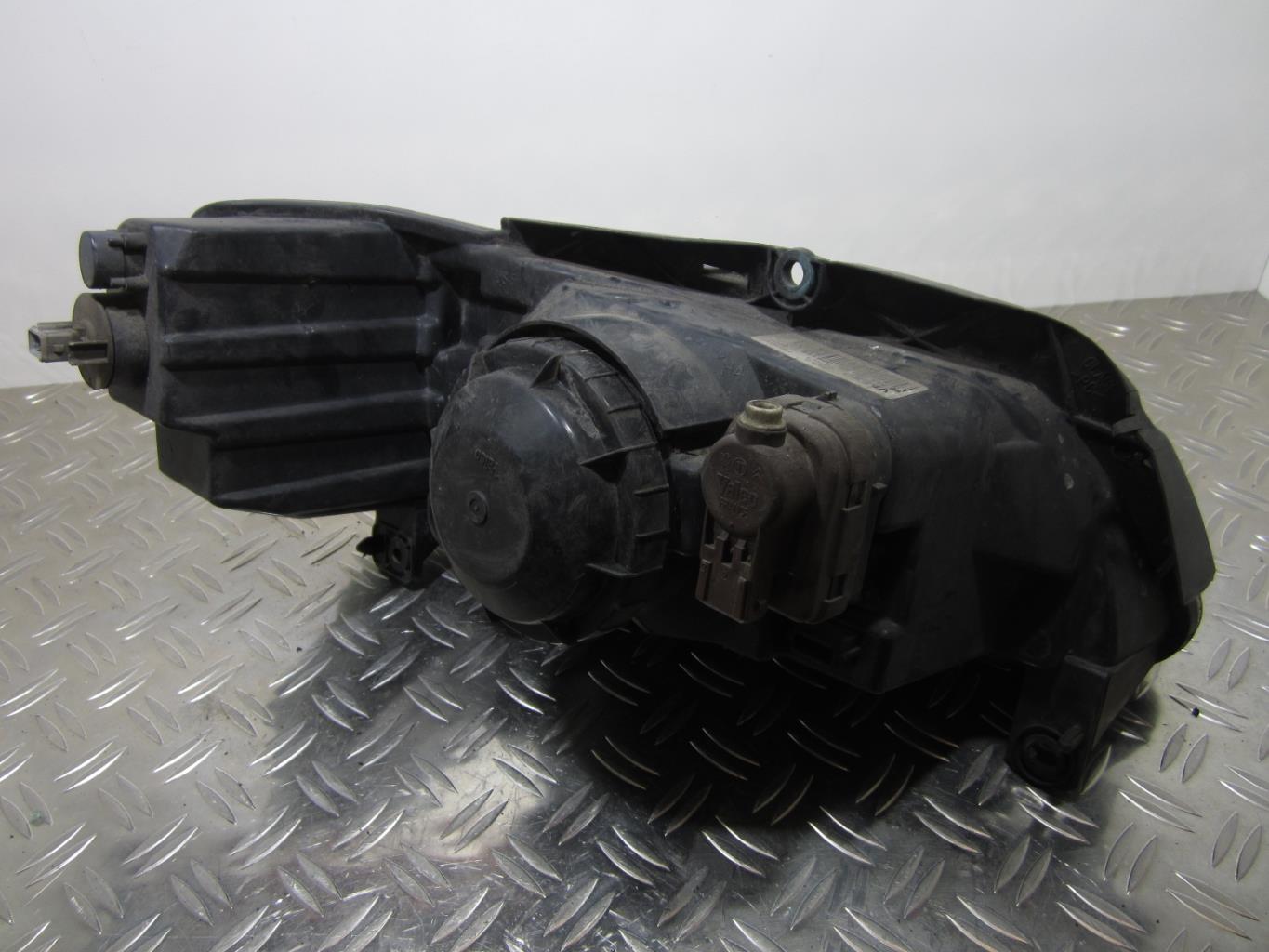 Optique avant principal gauche (feux)(phare) PEUGEOT 106 PHASE 2 – 9624575080 / 88204995