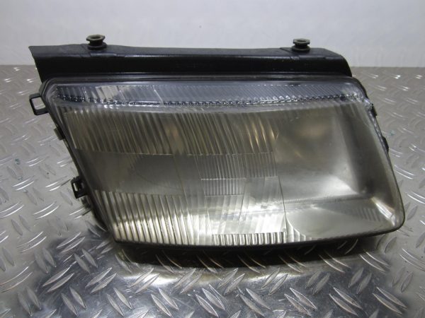 Optique avant principal droit (feux)(phare) VOLKSWAGEN PASSAT B4 – 3B0941018R