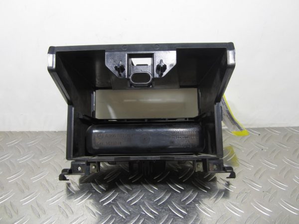 Console central (interieur plastique) MERCEDES SPRINTER 2 PHASE 1 – a9066890531