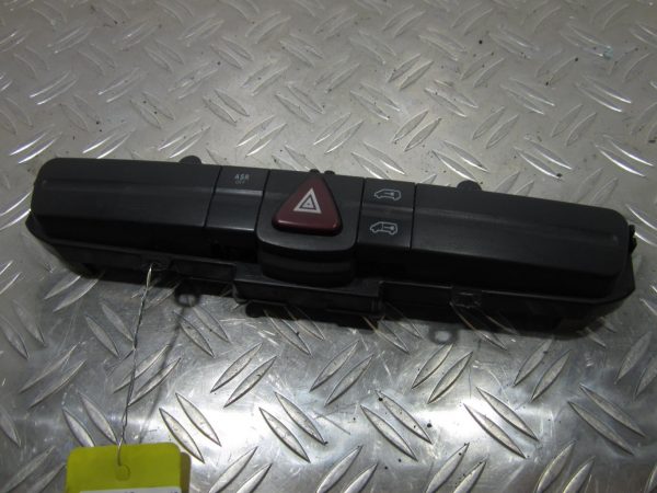 Bouton de warning MERCEDES SPRINTER 2 PHASE 1 – A9065450107