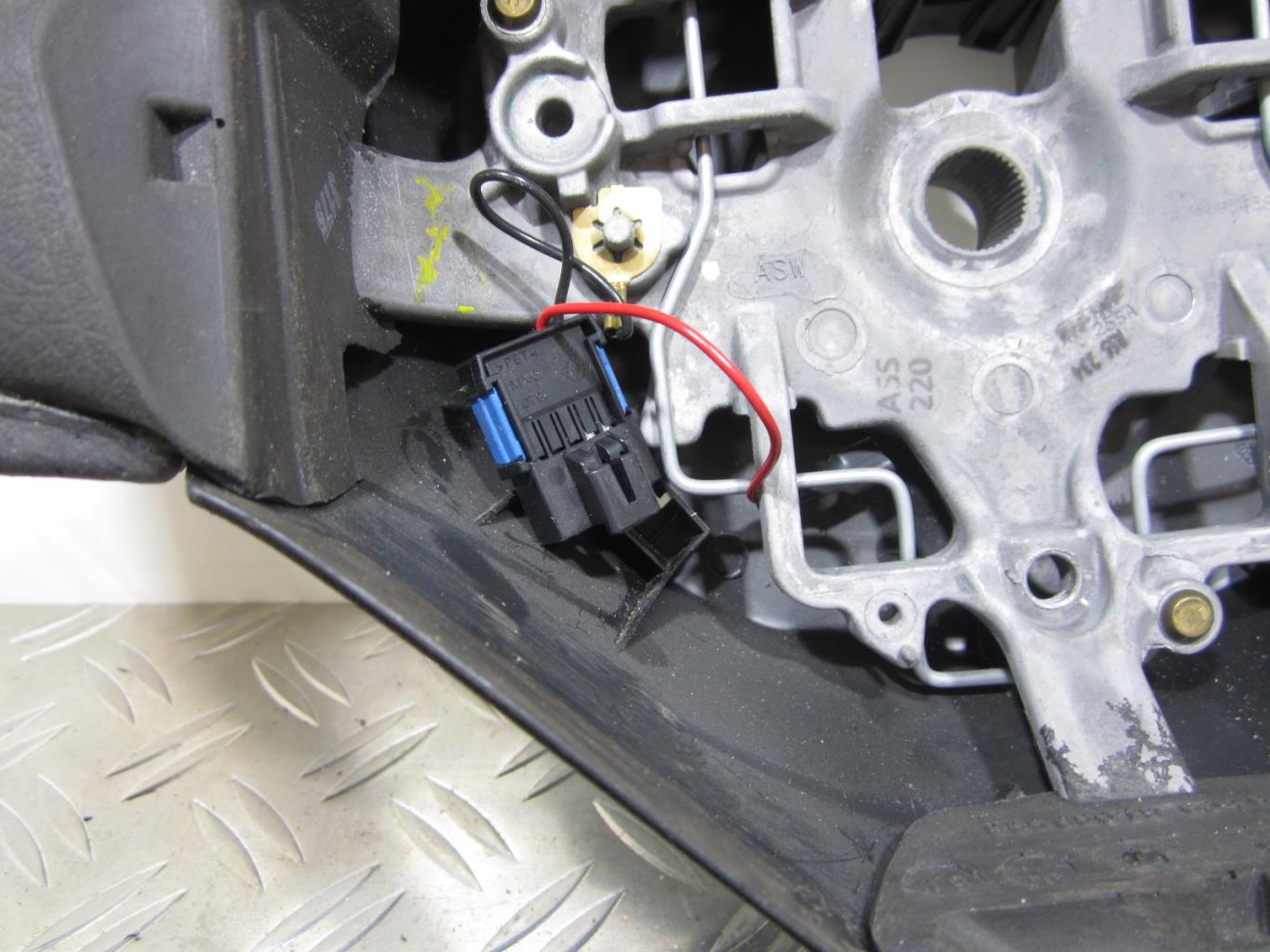 Volant PEUGEOT 207 PHASE 2 – 96585075 / 6045457