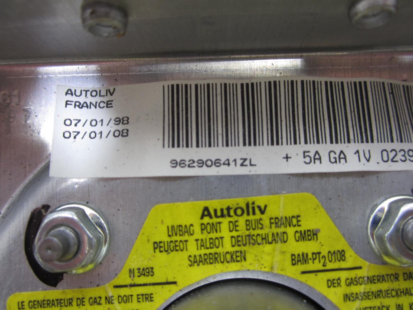 Air bag conducteur PEUGEOT 406 PHASE 1 – 96290641ZL