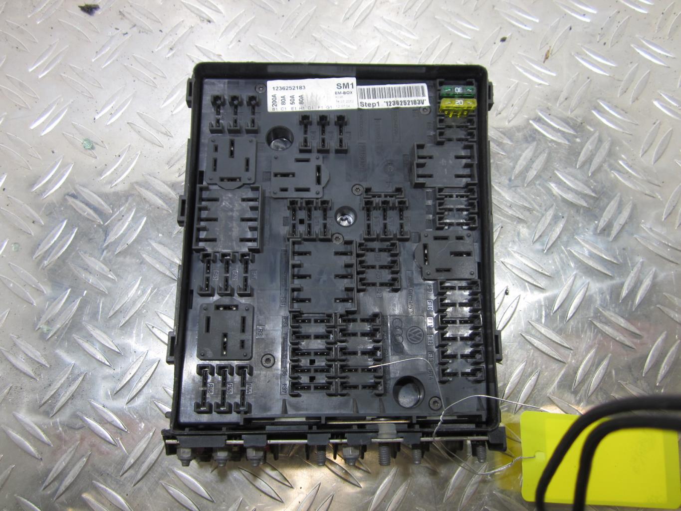 Boitier servitude moteur (BSM) VOLKSWAGEN GOLF 5 – 1k0937124