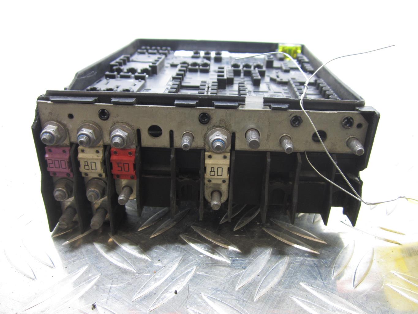 Boitier servitude moteur (BSM) VOLKSWAGEN GOLF 5 – 1k0937124