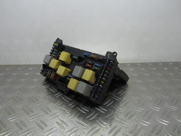 Boitier servitude moteur (BSM) / Boitier SAM MERCEDES VITO 639 PHASE 1 – A6395450801 / 6399000700
