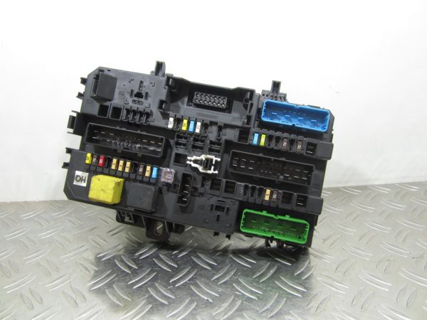 Boitier servitude moteur (BSM) OPEL ASTRA H PHASE 1 – 5DK00866953 / 13220831
