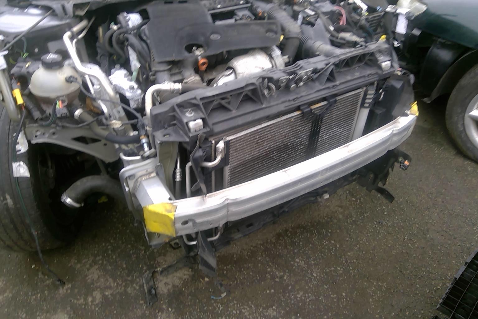 Renfort pare choc avant (traverse) PEUGEOT 308 2 PHASE 1 – 9677378580