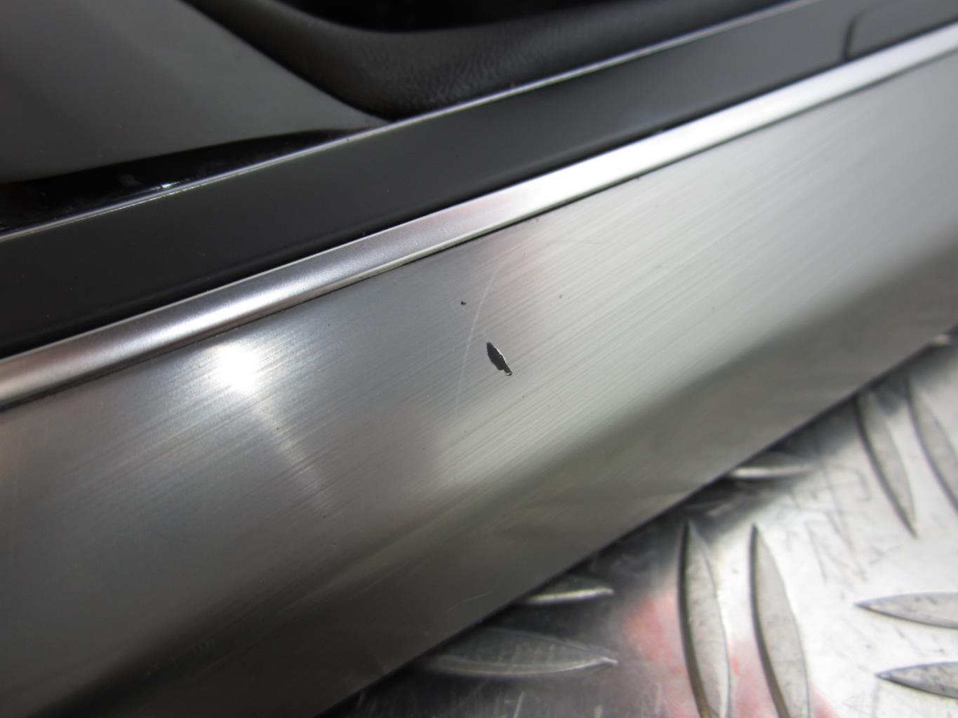Console central (interieur plastique) PEUGEOT 308 2 PHASE 1 – 98088087XU / 9801108980