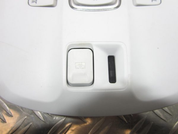 Eclairage de plafonnier PEUGEOT 308 2 PHASE 1 – 9677821577