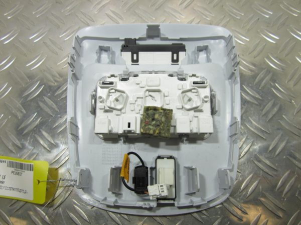 Eclairage de plafonnier PEUGEOT 308 2 PHASE 1 – 9677821577
