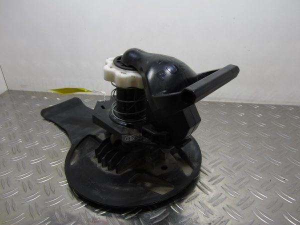 Treuil de roue de secours RENAULT CLIO – 8200269378