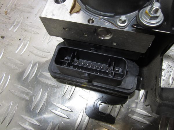 Bloc ABS (freins anti-blocage) RENAULT CLIO 5 – 476606054r